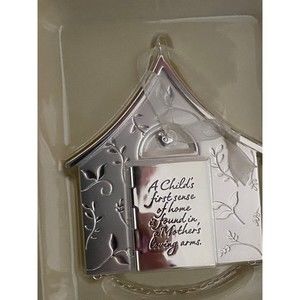 🎄2004 Hallmark "A CHILD'S FIRST SENSE OF HOME" Keepsake Christmas Ornament 🎄